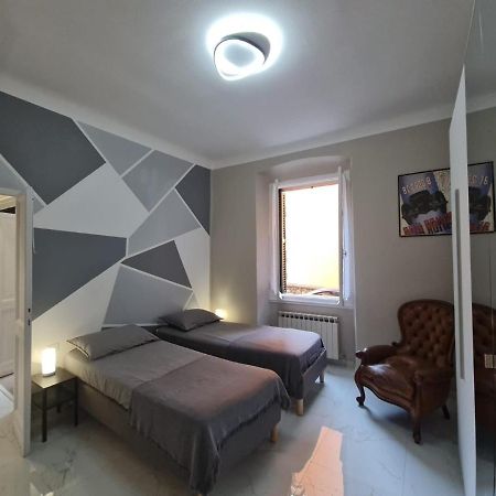 Ampio Appartamento Con 2 Posti Auto E Cortile เจนัว ภายนอก รูปภาพ