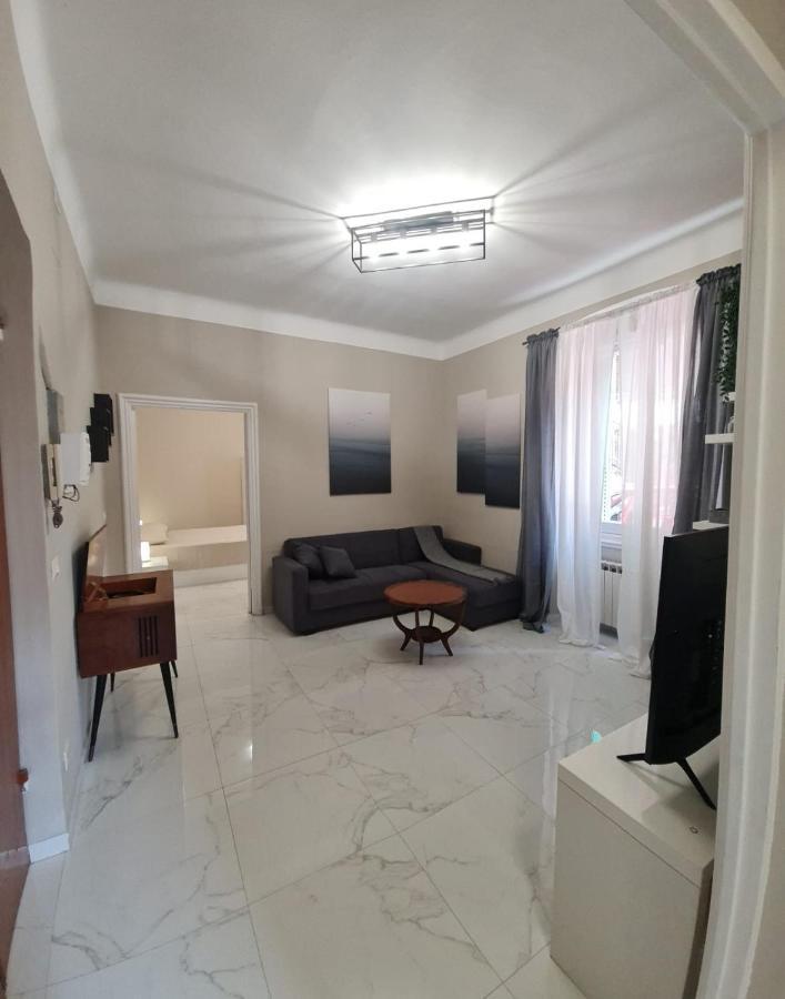 Ampio Appartamento Con 2 Posti Auto E Cortile เจนัว ภายนอก รูปภาพ