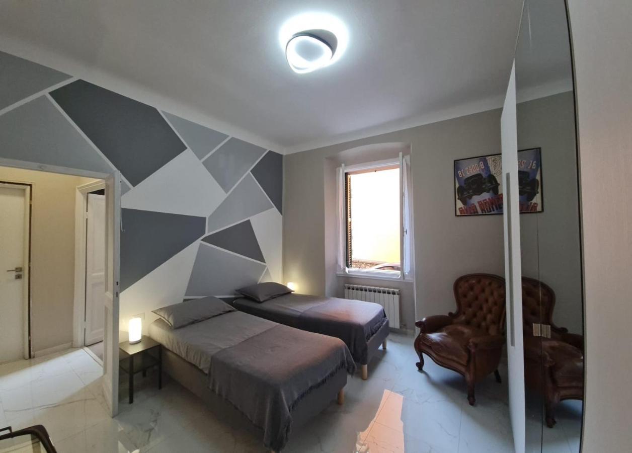 Ampio Appartamento Con 2 Posti Auto E Cortile เจนัว ภายนอก รูปภาพ