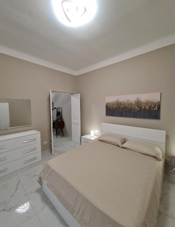 Ampio Appartamento Con 2 Posti Auto E Cortile เจนัว ภายนอก รูปภาพ