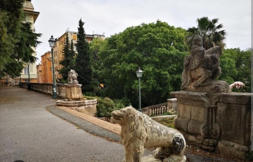 Ampio Appartamento Con 2 Posti Auto E Cortile เจนัว ภายนอก รูปภาพ